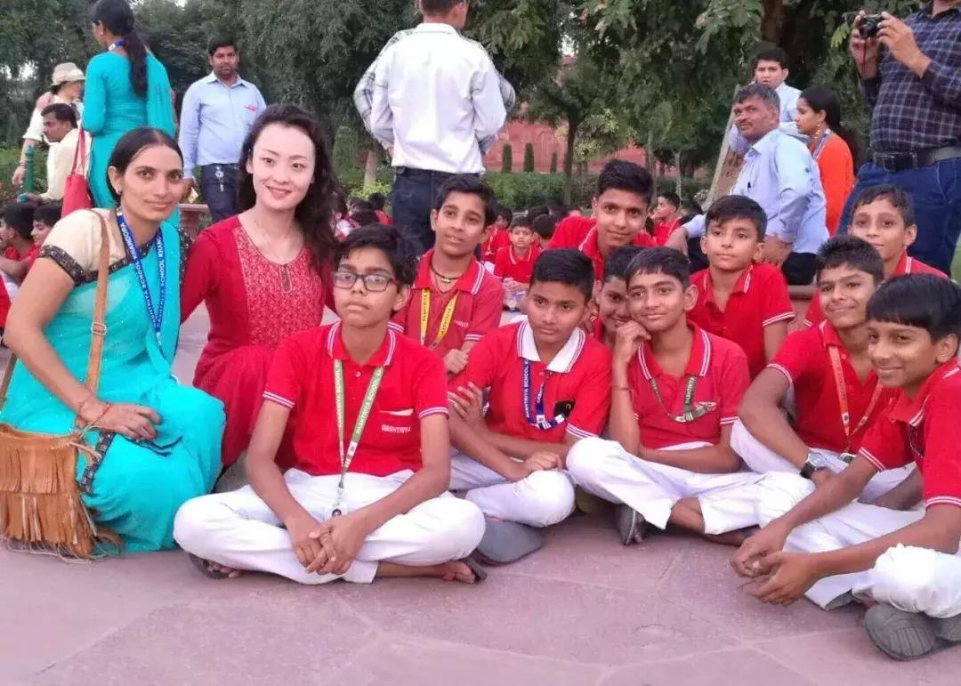 外交官夫人看印度：以白为美印度小伙很爱中国美女