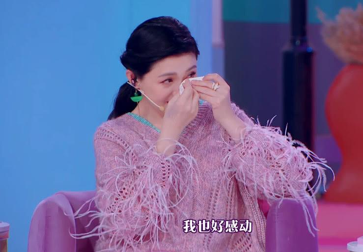 郑希怡阿娇同台,郑希怡送阿娇礼物完整版