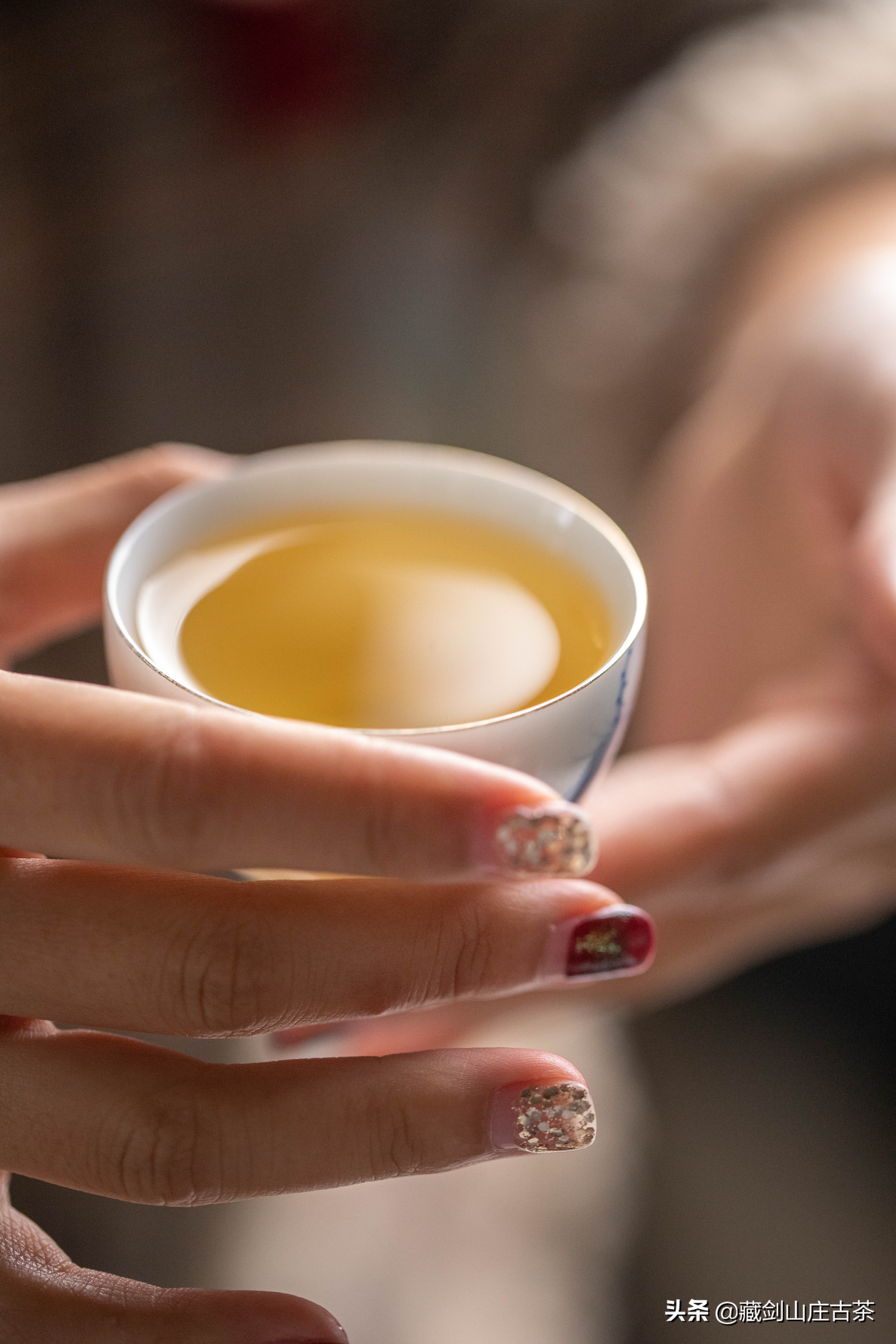 普洱茶喝完嘴巴一直回甘生津,普洱茶回甘生津怎么形容