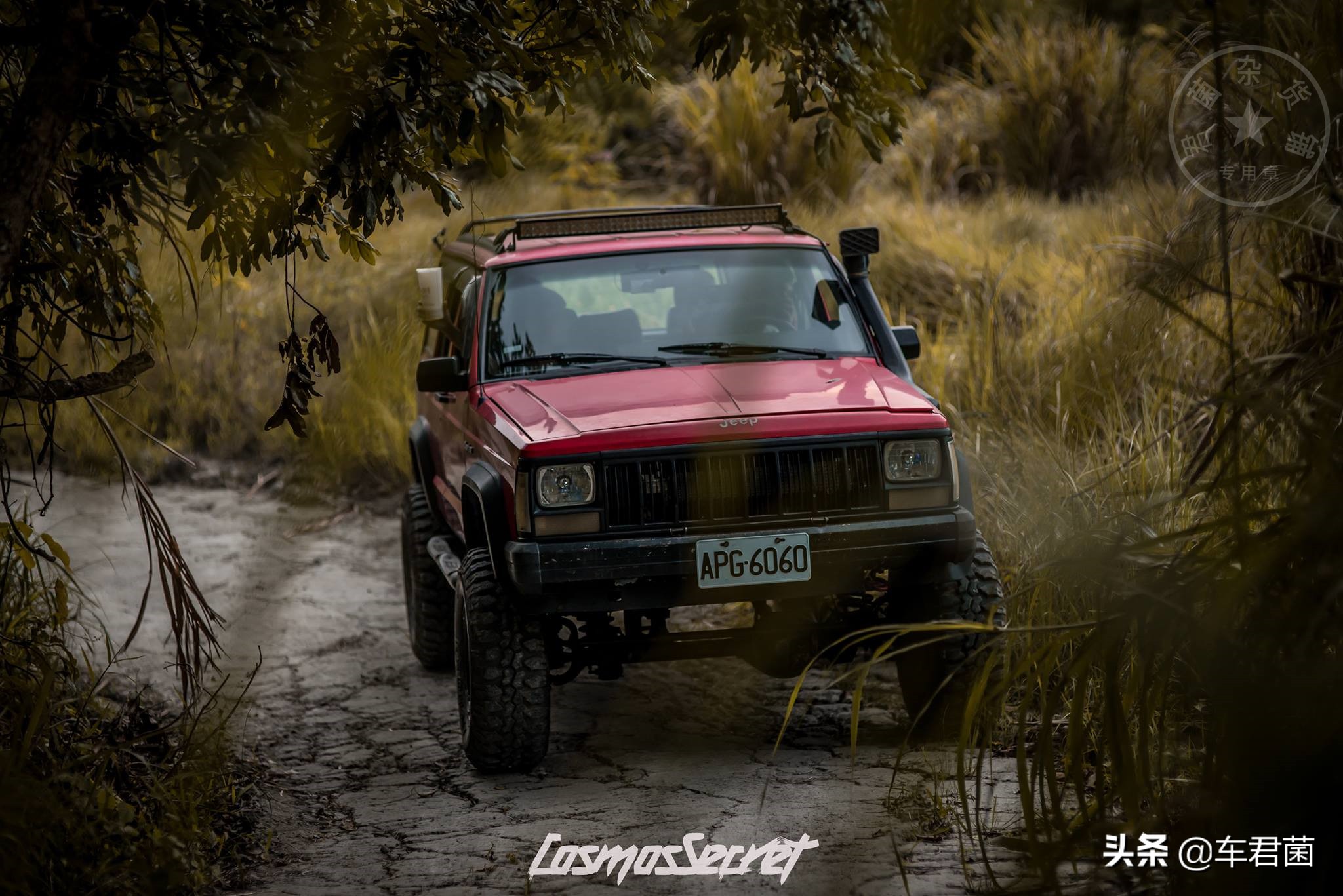 2014吉普切诺基4x4价格,老款吉普大切诺基4x4