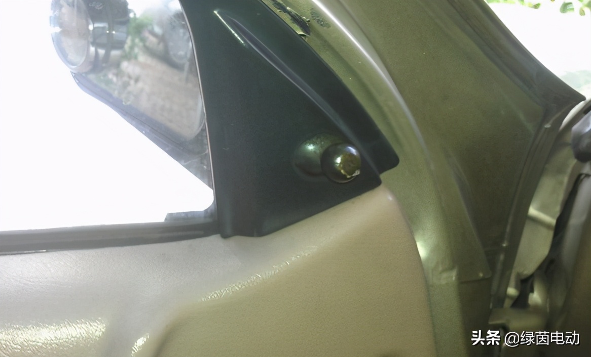 老款经典夏利两厢二手,2004年两厢夏利图片