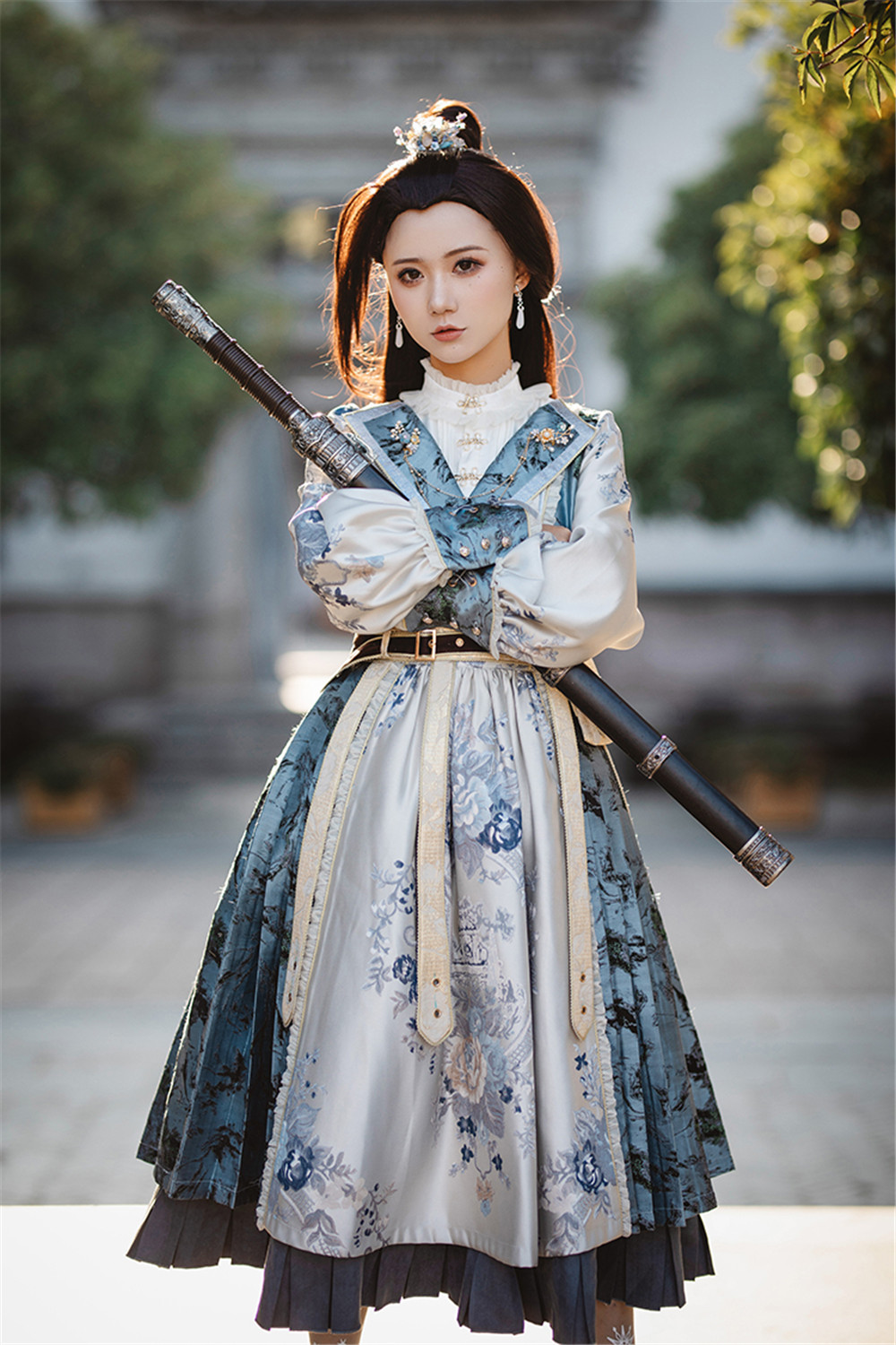 谁说军lo难驾驭？最近流行的“中华风军lo”个性优雅，谁穿谁飒气