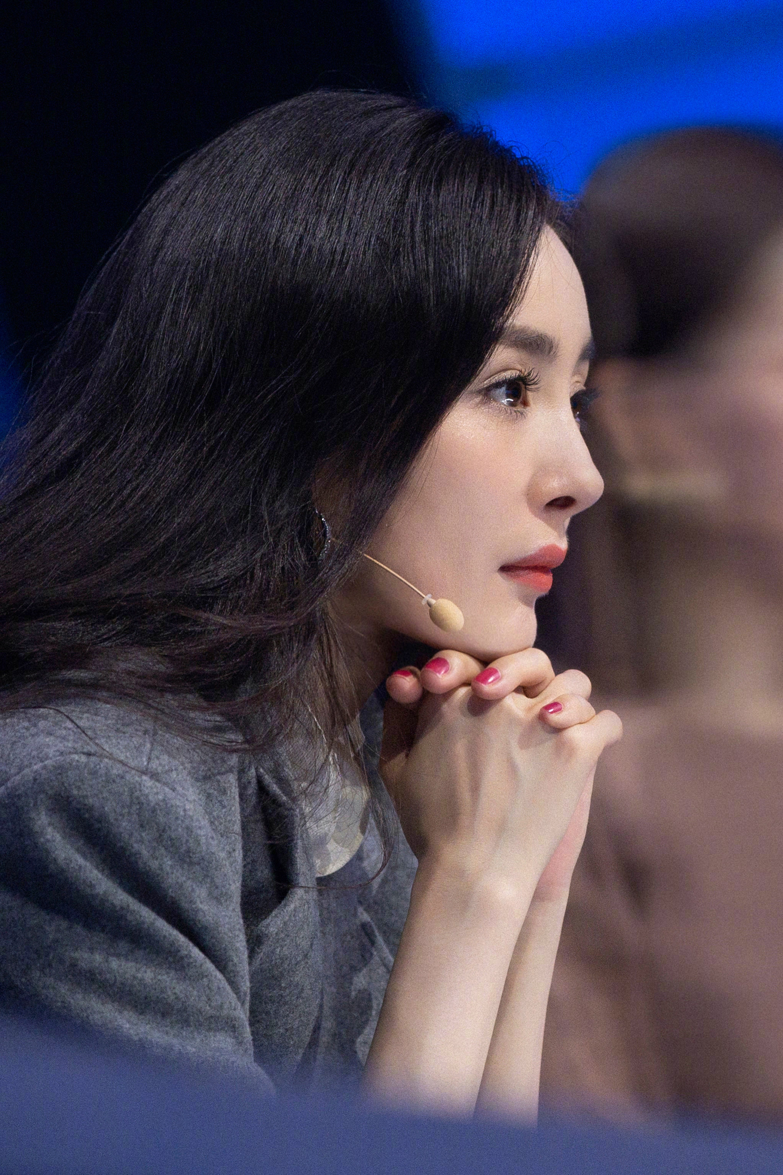 被杨幂穿搭惊艳了,被杨幂穿出了少女感