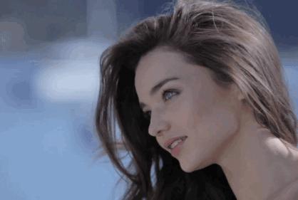 脱发严重适合扎头发还是披发,掉发头发长得慢