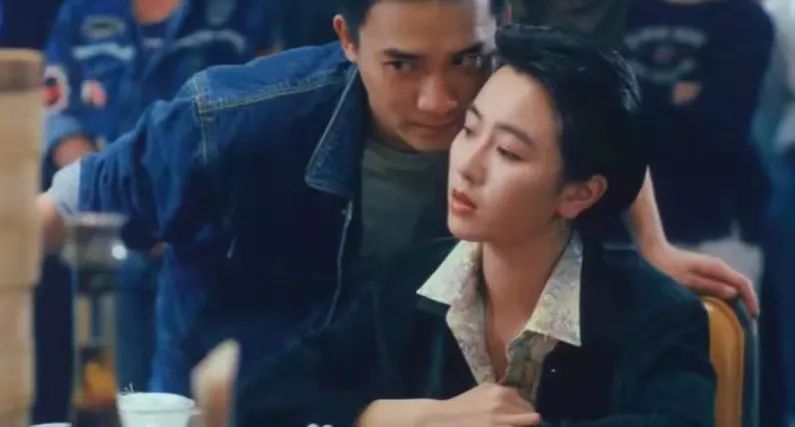 夜店出来的明星，男友女友换着玩，却被拍在沙滩上？｜人物计划26