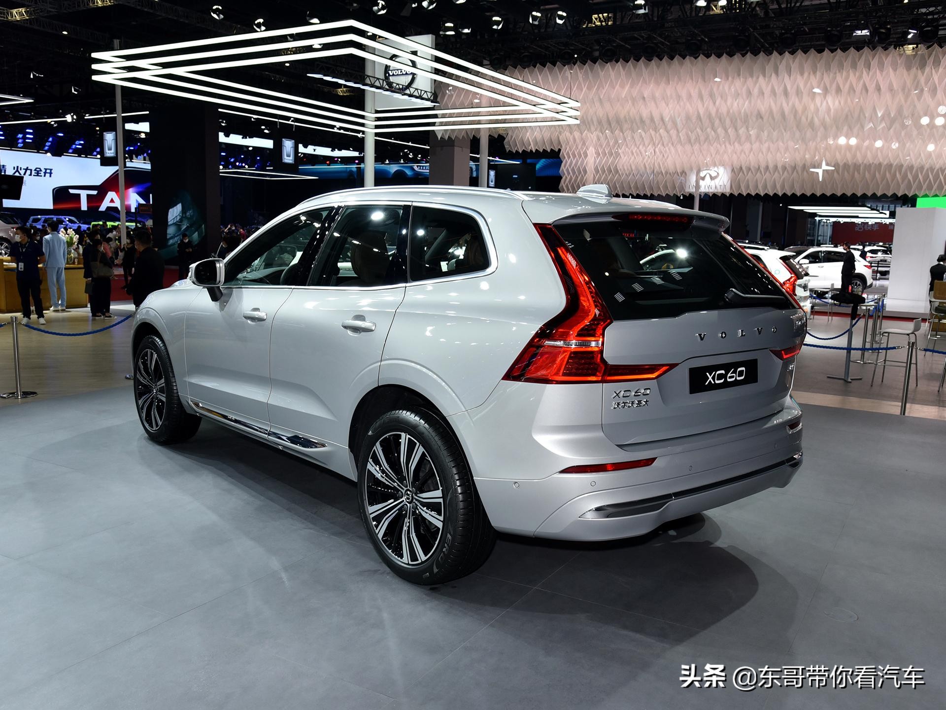 豪华品牌四驱SUV，宽敞舒适又安全，实拍沃尔沃XC60