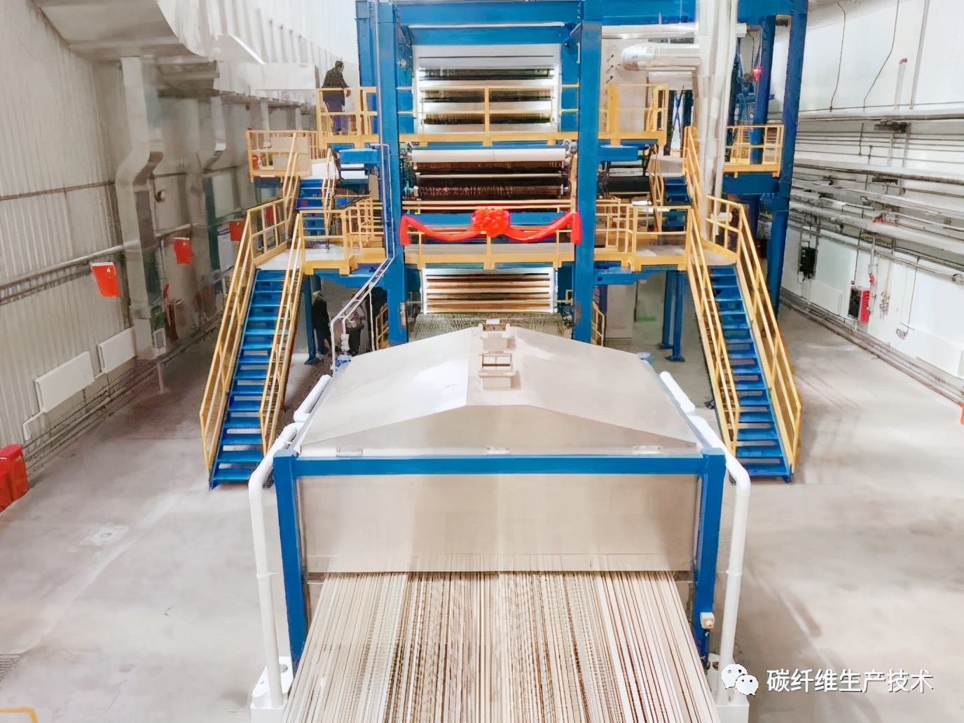 这个核心装备有望打破国外*锁封**，精功科技完成首条千吨级碳纤维生产线国产化