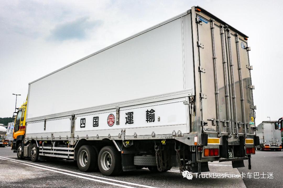 日本高速公路服务区随拍!卡车居然都这么帅