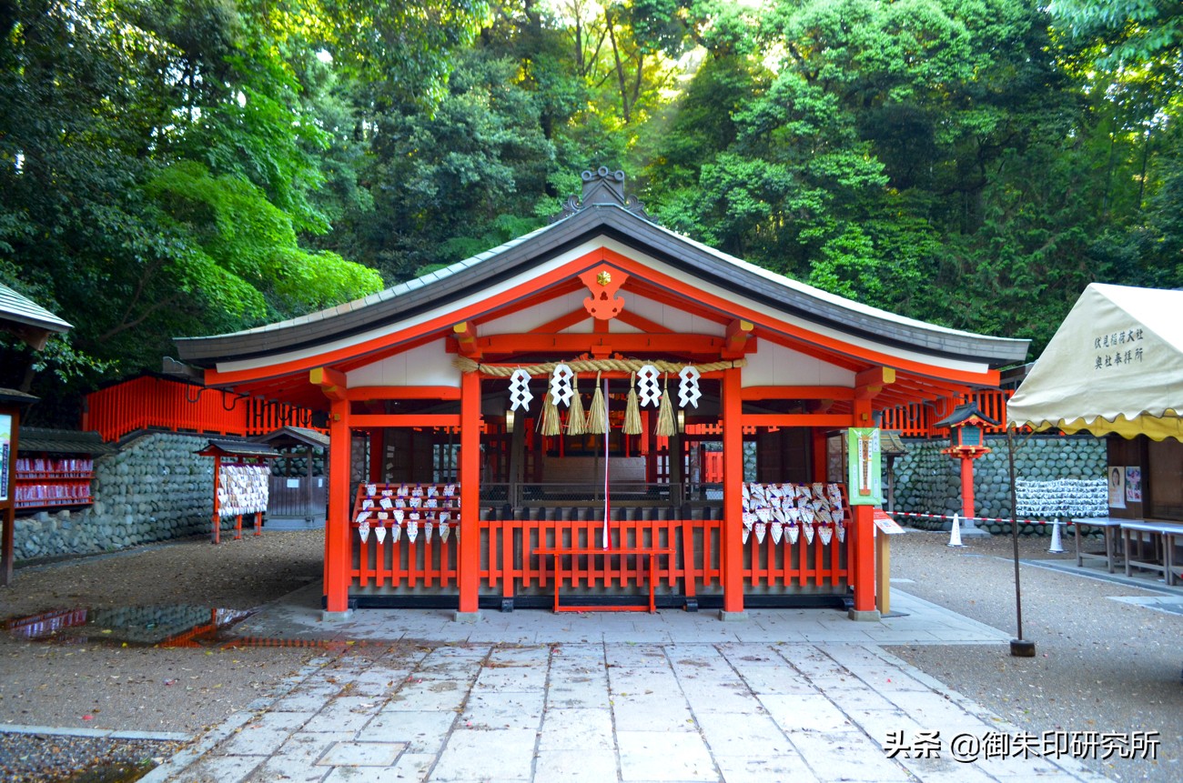 京都伏见稻荷大社旅游,京都伏见稻荷大社要门票吗