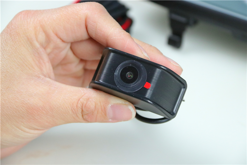 全面屏设计，前后双录不惧黑天白夜！盯盯拍E5评测