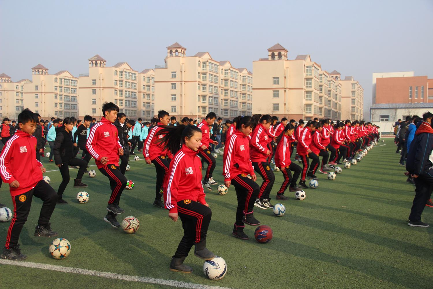 “足球精神”和“绿茵之梦”