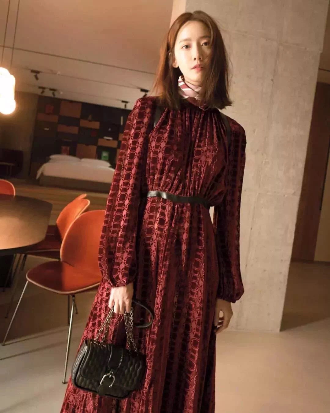 张馨予的露脐装照,张馨予晒近照穿着宽松花式遮肚