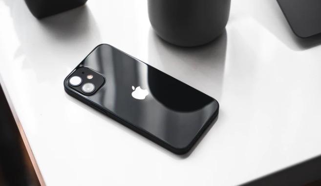 用一个月买台iphone12,花了半个月工资买手机