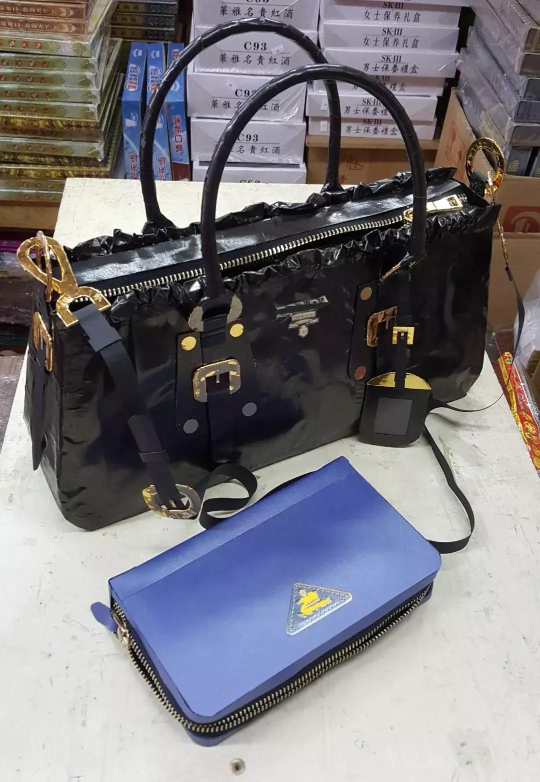 香港阴间设计师:为黄家驹订做电吉他,为张国荣粉丝订做咖啡厅..