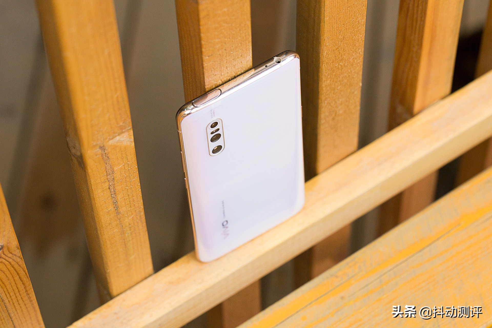 vivox27幻彩夏日和印象夏日的区别,vivox27幻彩夏日和印象夏日的图片