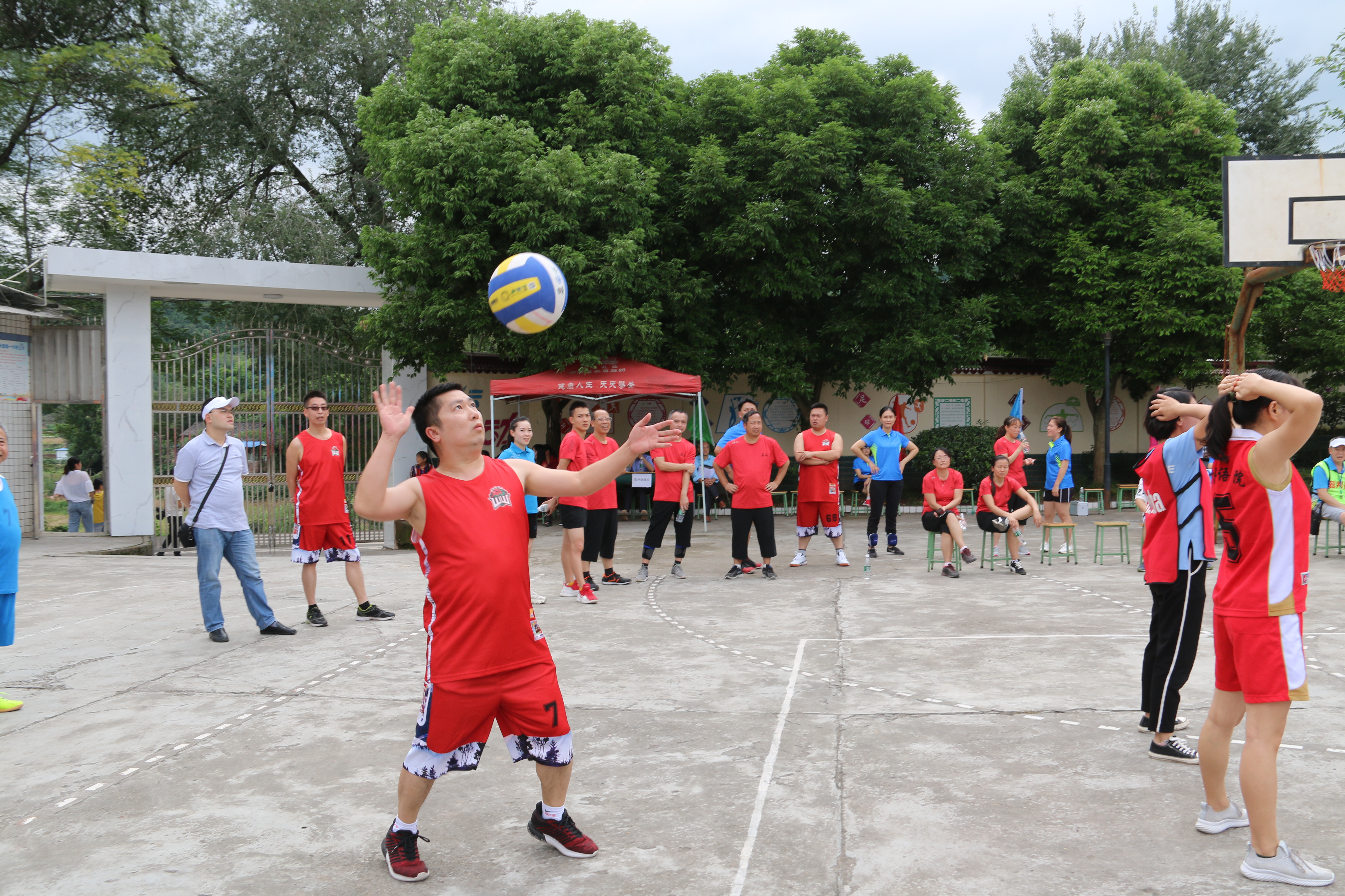 拼出来的冠军值得喝彩,乐至县石佛中学勇夺省级气排球分站赛首金