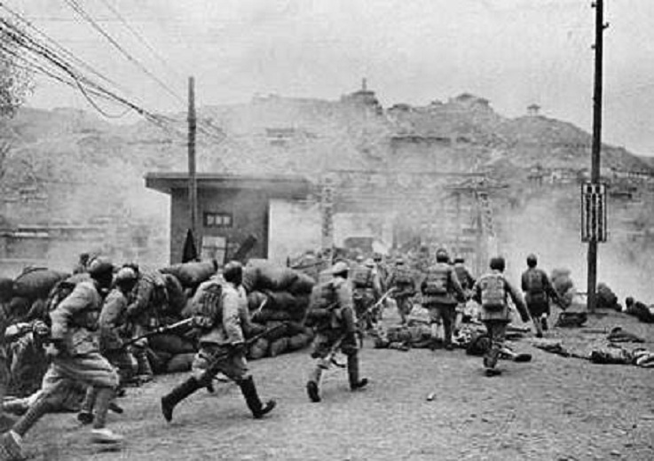 他61岁任总后勤部政委，在67军工作时*秋里余**很欣赏他，65岁授上将