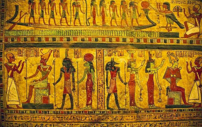 如今巴格达破败不堪,*退倒**到唐朝时期,它是国际大都市