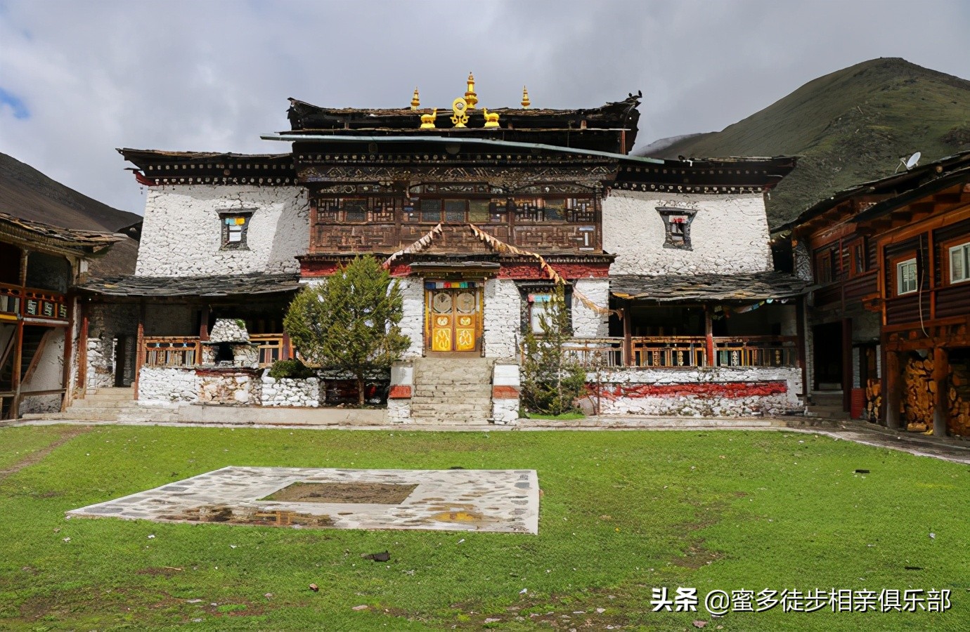 莫斯卡村距离成都多远,从莫斯卡村到成都有什么景点