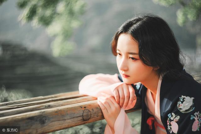 小说：女子第一次和丈夫圆房，竟一脚将丈夫踹地上，丈夫一脸懵逼