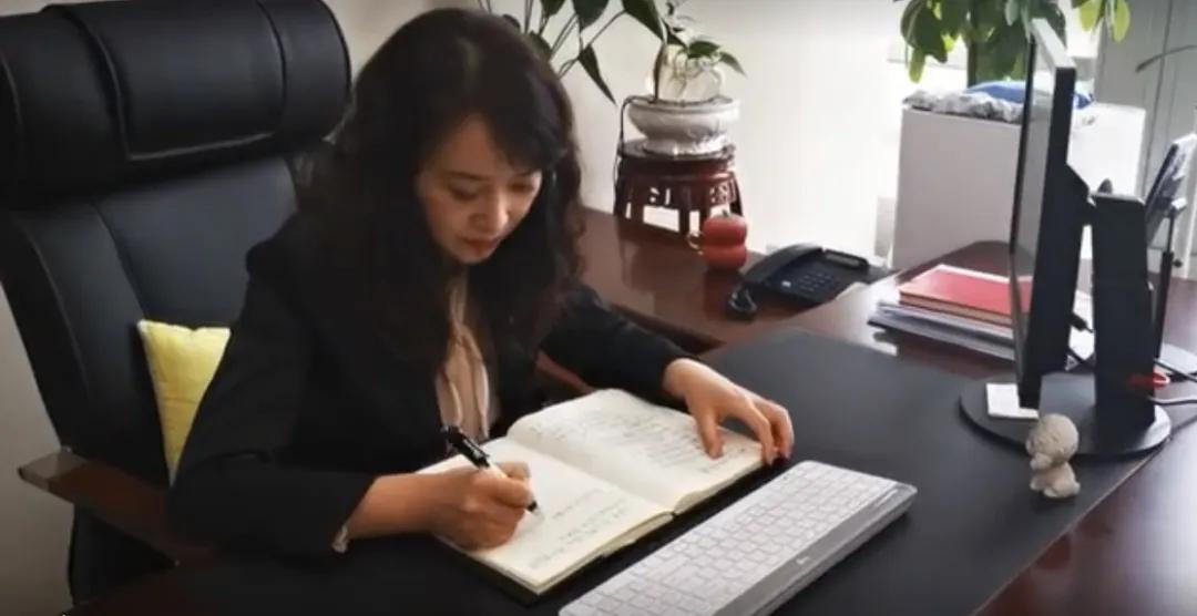 她是如何成为带货一姐,他是怎么做到销售第一的