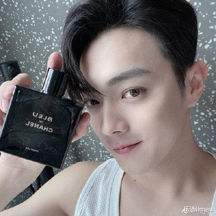 想躺在男人的怀里,想躺在男友怀里静静