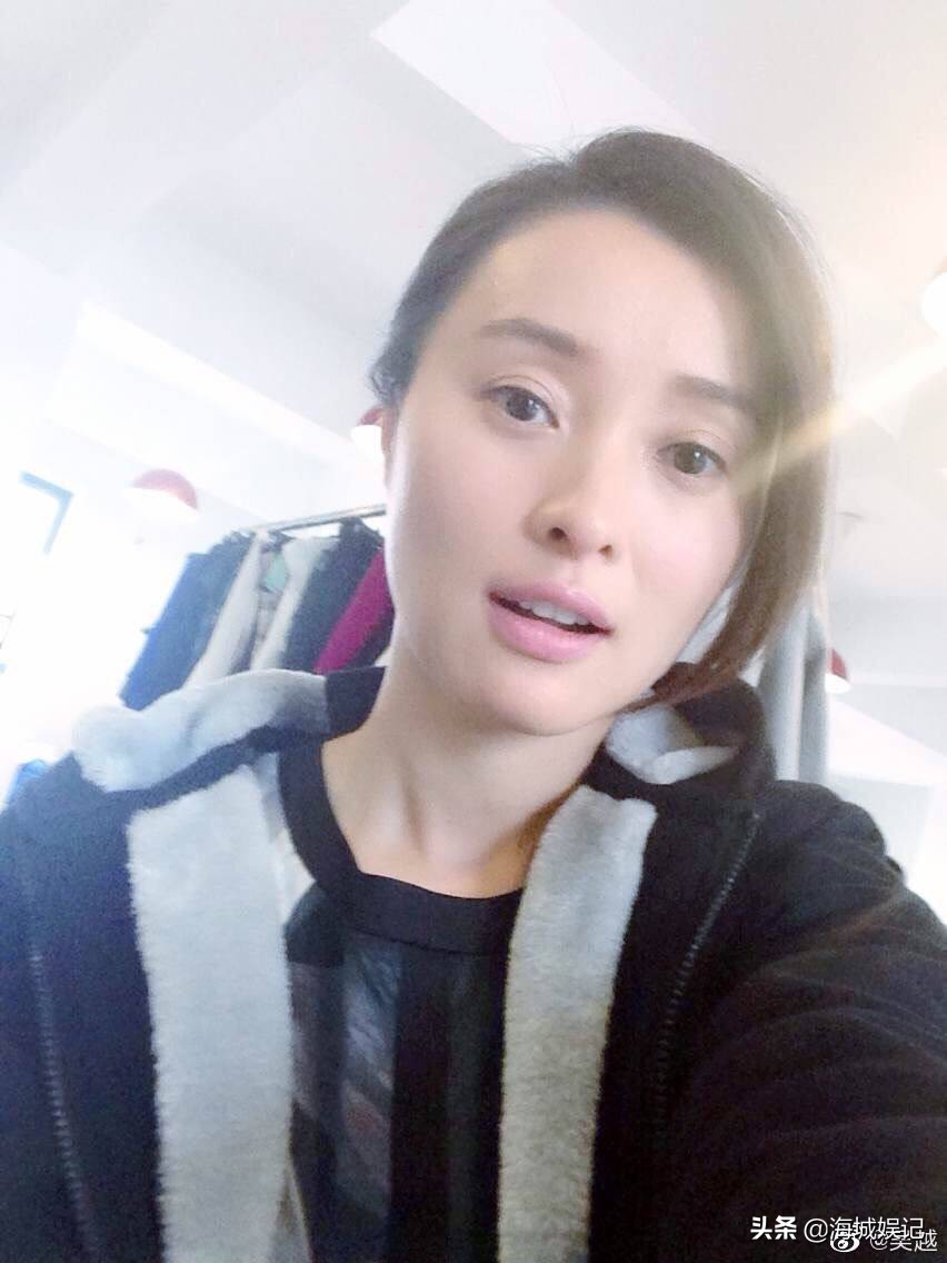 李小璐美妆博主,李小璐打扮似少女