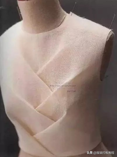 宽松短款女装裁剪尺寸,大下摆女装裁剪图