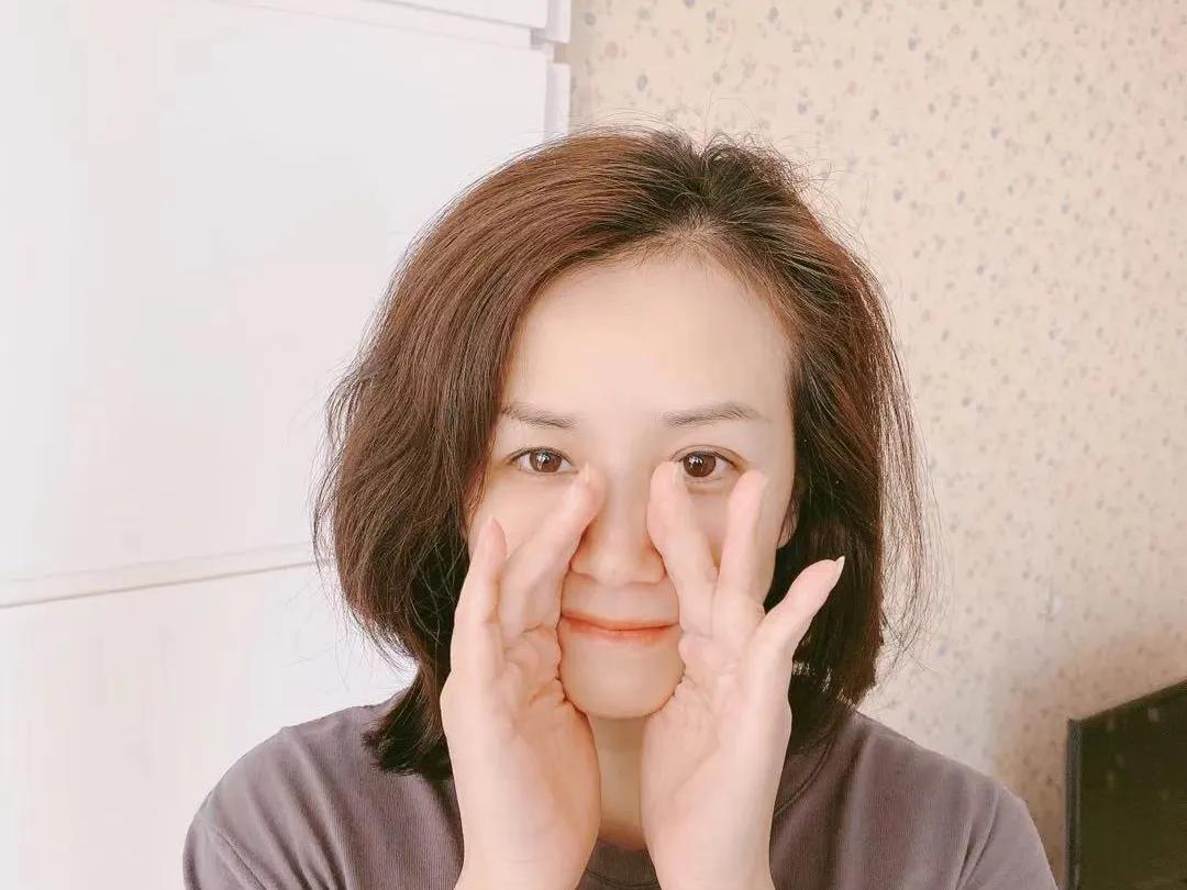 改善法令纹提升苹果肌的面部瑜伽,丹尼尔柯林斯面部瑜伽去法令纹