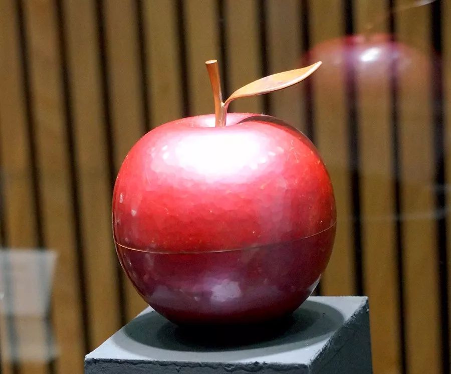 日本秋山木工的匠人精神,一个苹果从不同的角度看