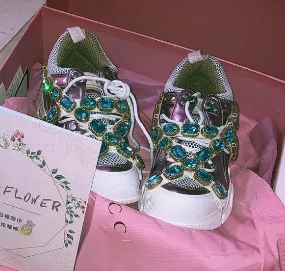 火爆全宇宙的“泫雅风”背后有着怎样的文化元素?转发送眼影盘