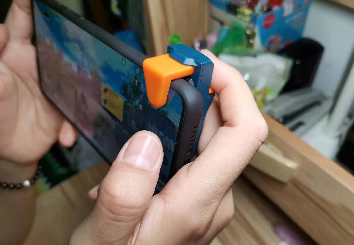 和平精英吃鸡神器键位分享最新,和平精英用手游指套吃鸡