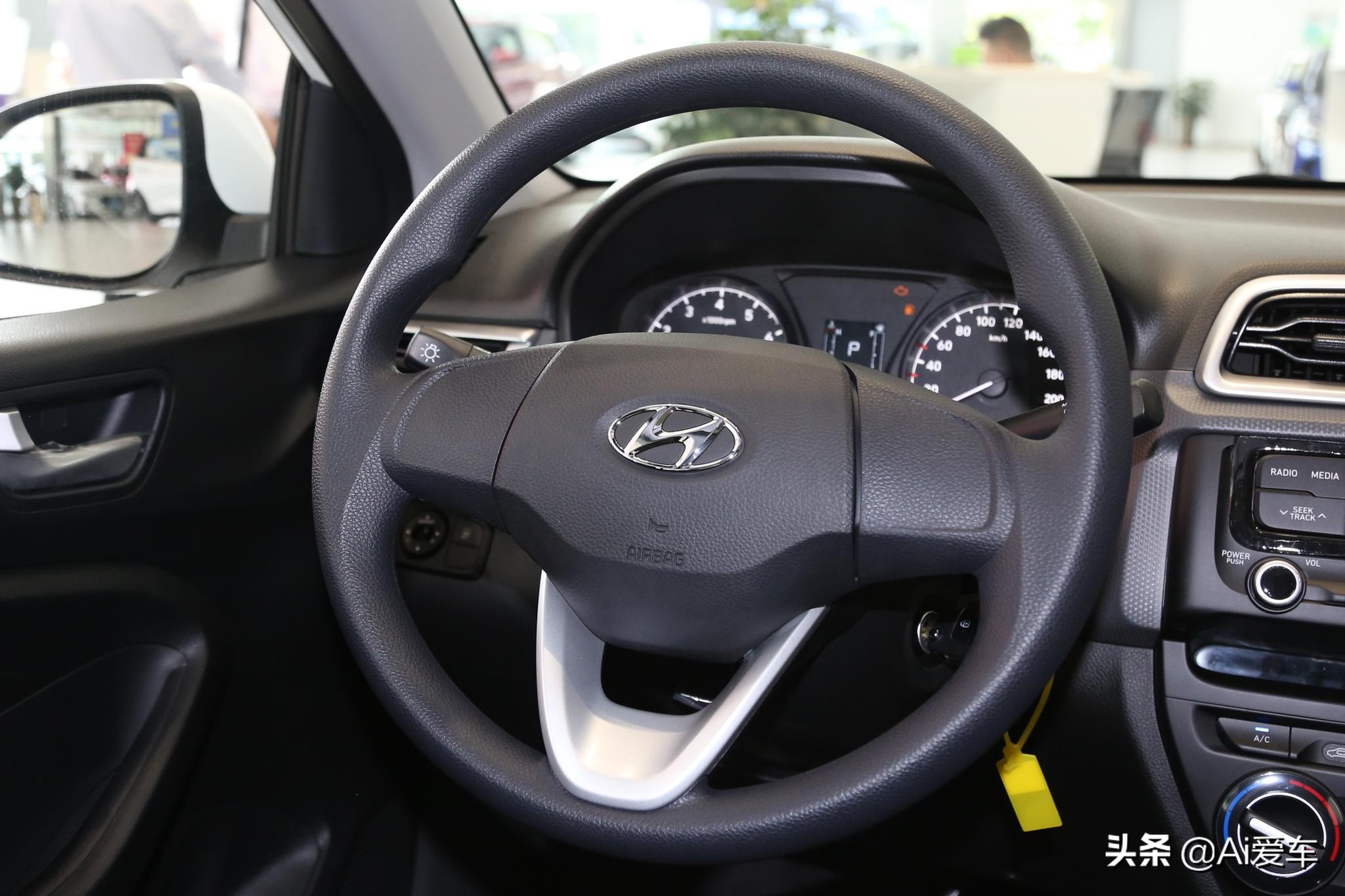 省油性价比高的车5万左右自动挡,现代瑞纳最新款顶配