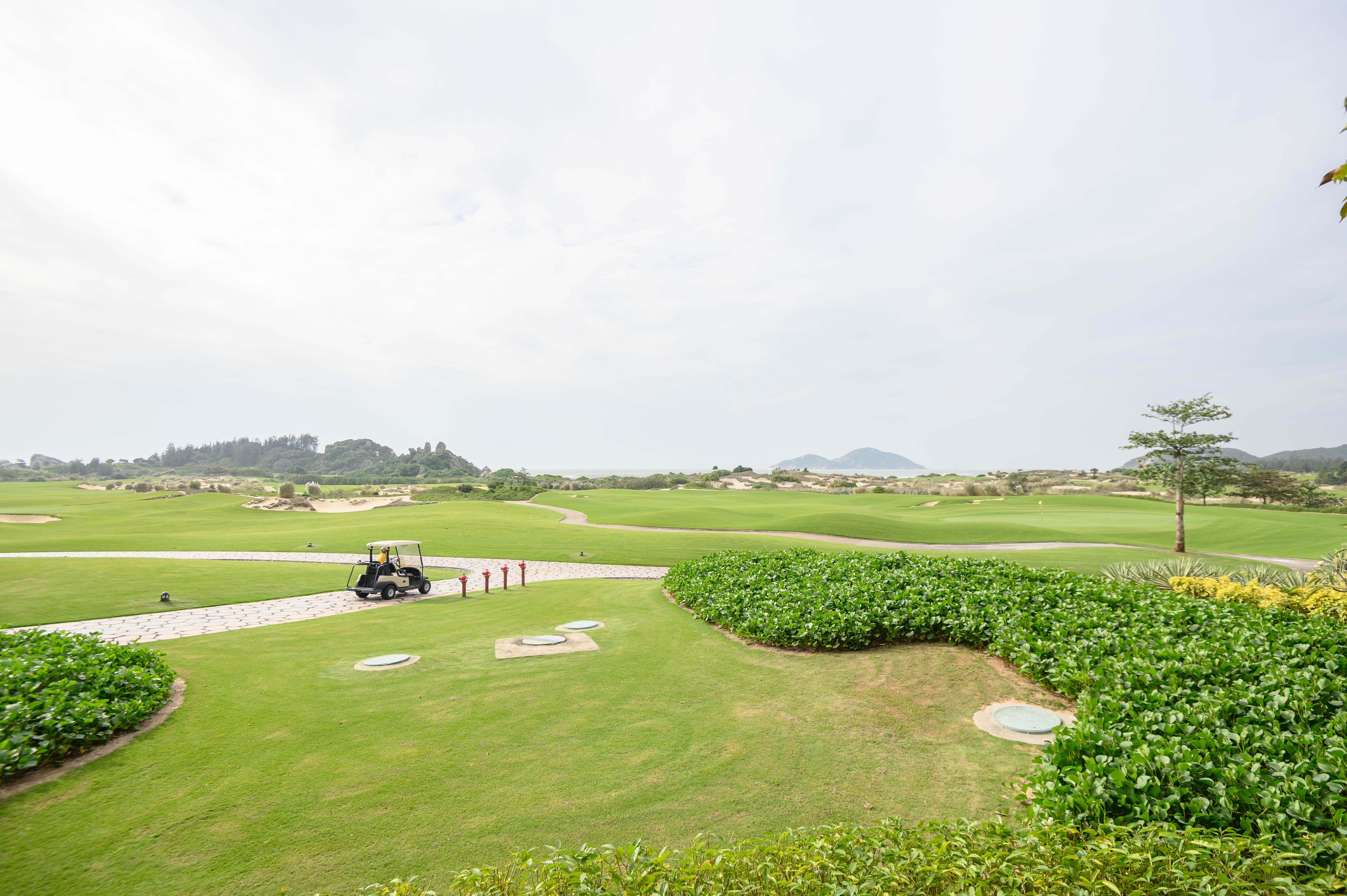 海南不止只有三亚，去万宁玩个冲浪，还有神犬小七拍摄地等着你