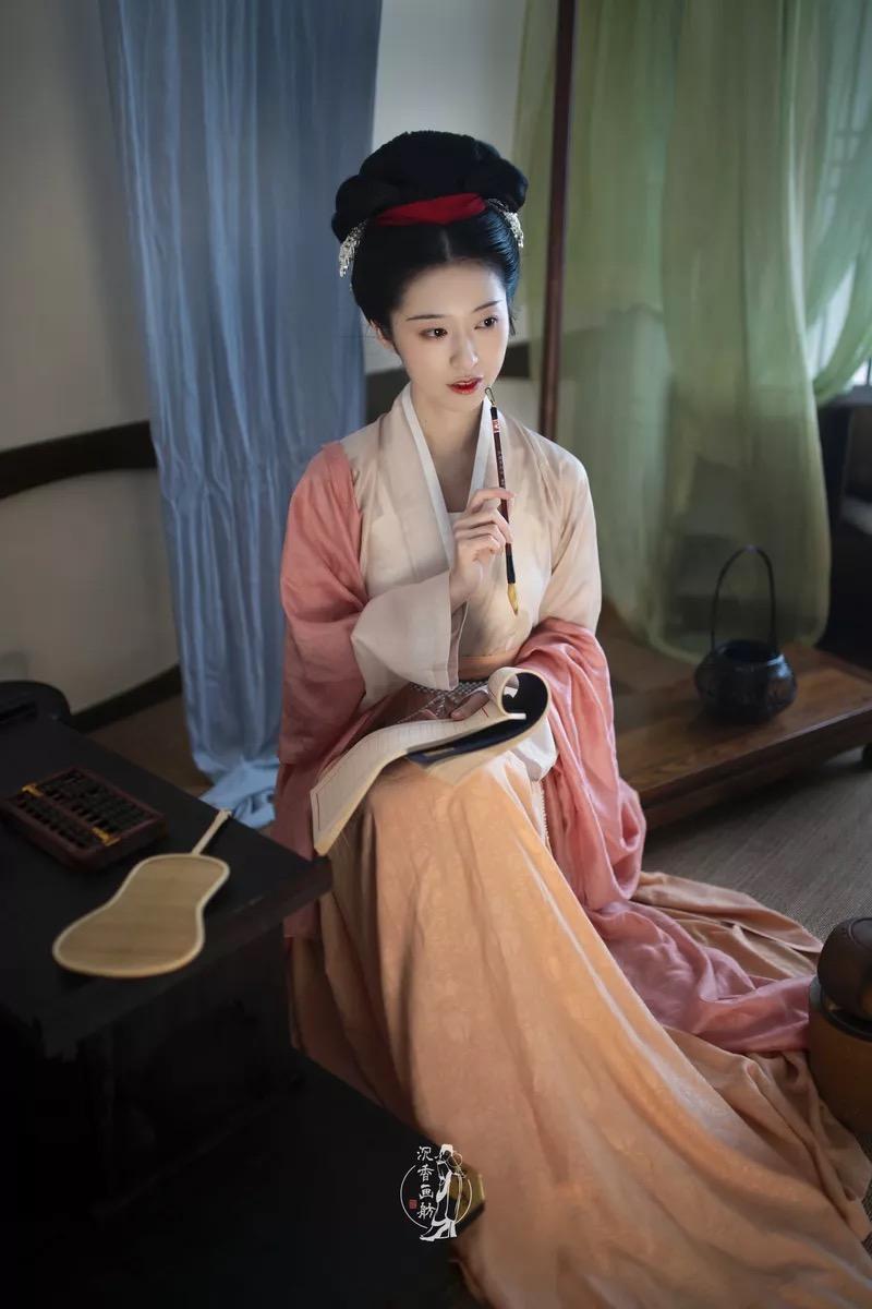 汉服千千万只有红配红最好看,汉服千千万唐风