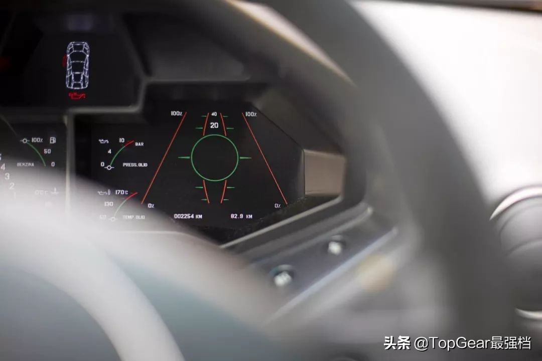 豪车仪表,仪表盘设计独特的车