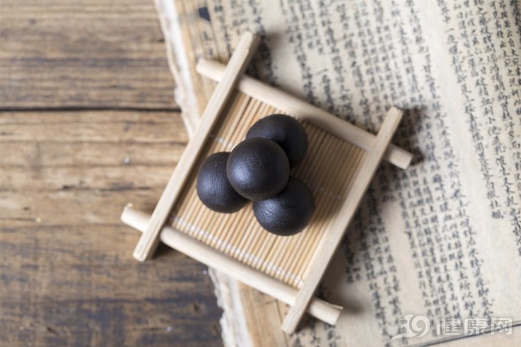 是药三分毒对身体的危害,一天吃八种中成药的危害