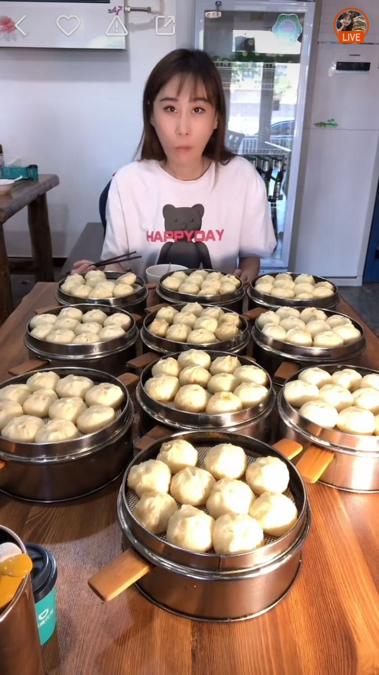 吃播博主:我一周吃六七十斤食物,定期打瘦脸针
