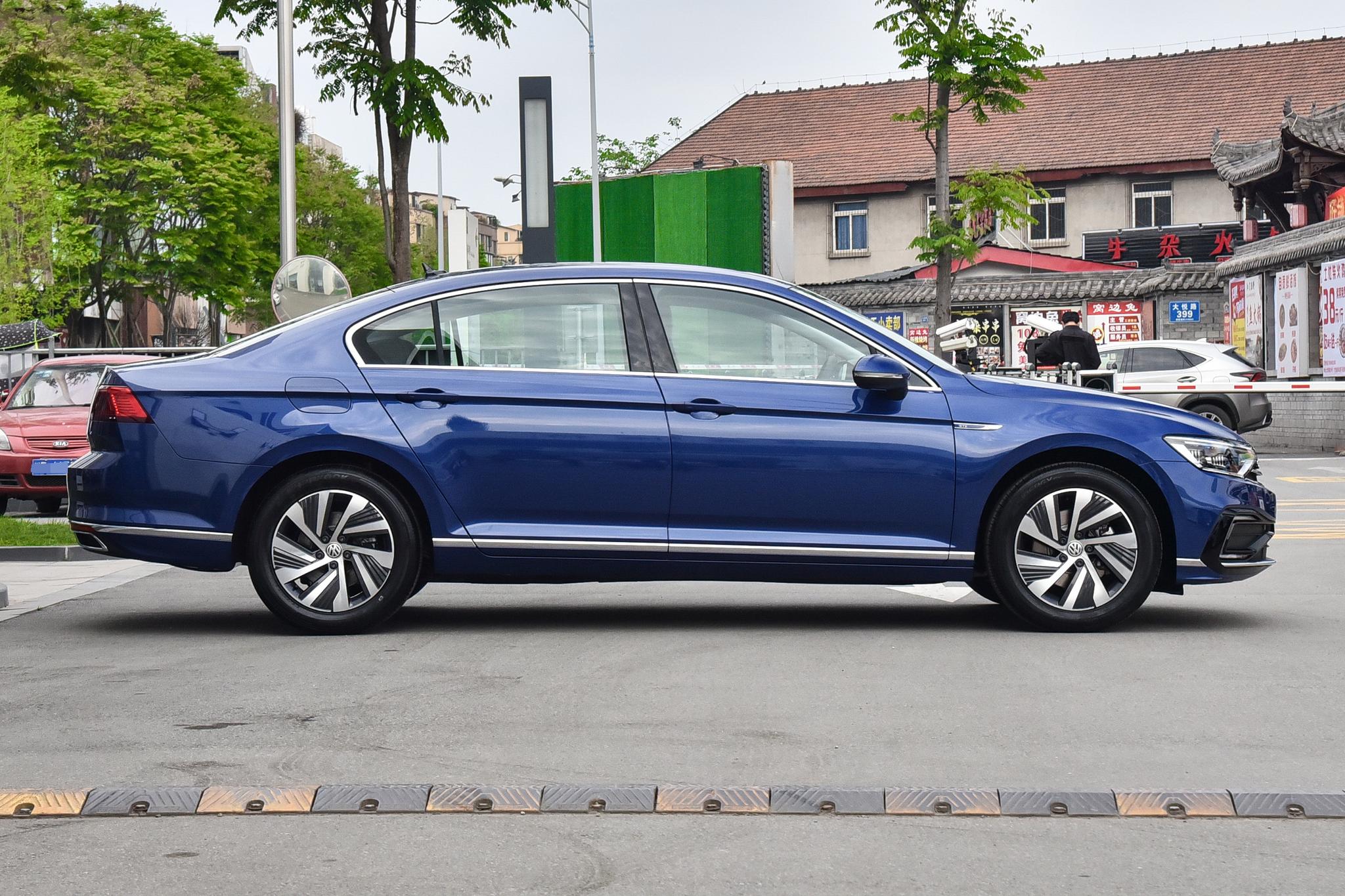 大众迈腾2020款2.0t油耗多少,2017年大众迈腾1.8t百公里油耗