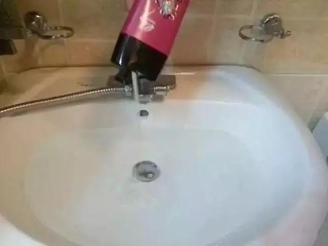 一招教你搞定洗手盆、马桶变黄