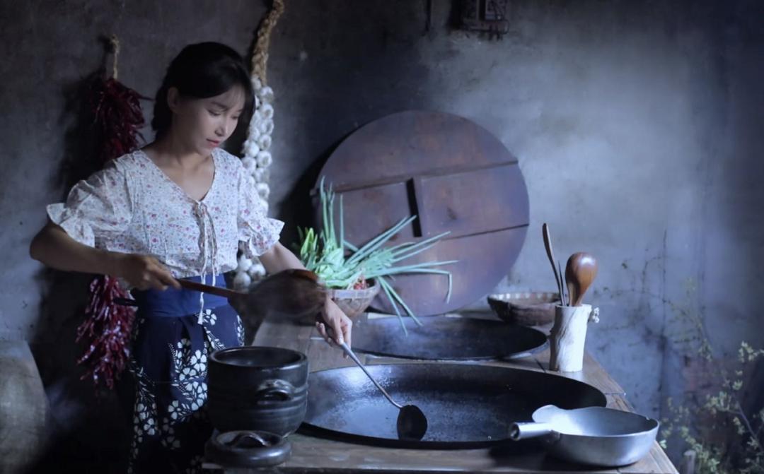 让街上的女孩齐露腰，需要几步？