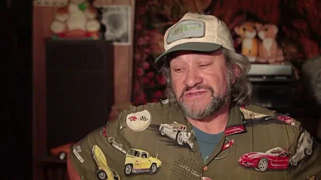 他和未婚妻处了5年,背地里居然买了14个橡胶娃娃!