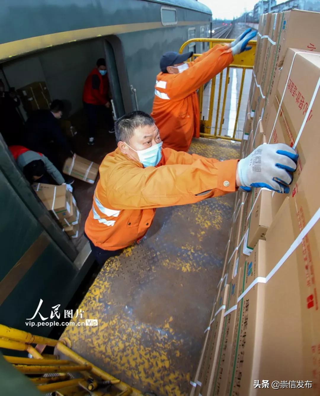 战疫泪目瞬间,战疫中的40个瞬间