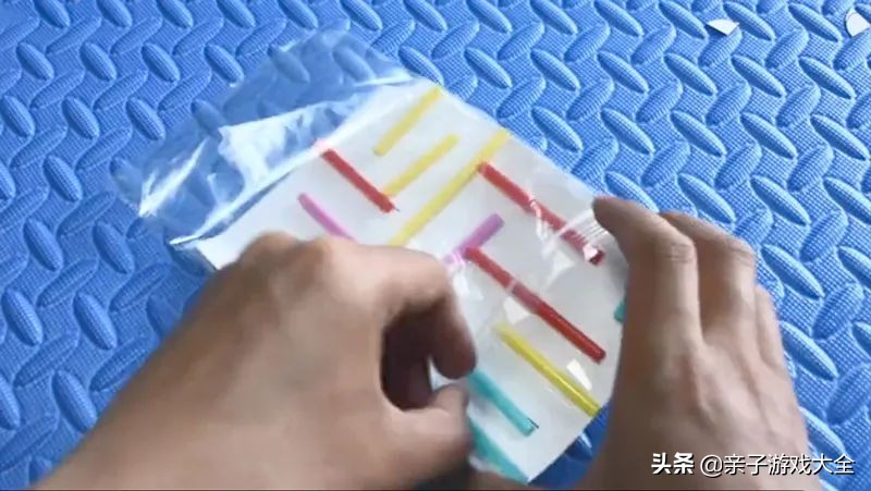 熊孩子在车上捣乱,自驾游路上遇到熊孩子怎么办