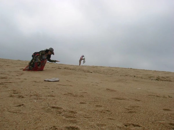 一个人在海边玩一天,一个人在海边怎么玩