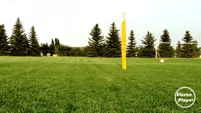 简单又实用的过人技巧足球,足球过人技巧空中摆动腿