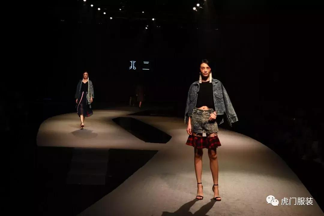 原创设计师品牌兆三发布会：“僵尸新娘”惊艳登场