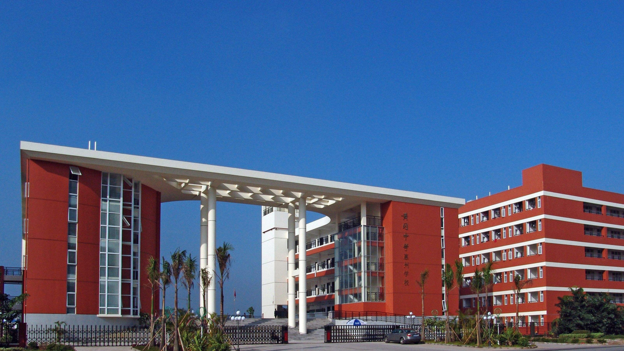 黄冈中学有多“厉害”?本科升学率98%,每年都有清华北大的苗子