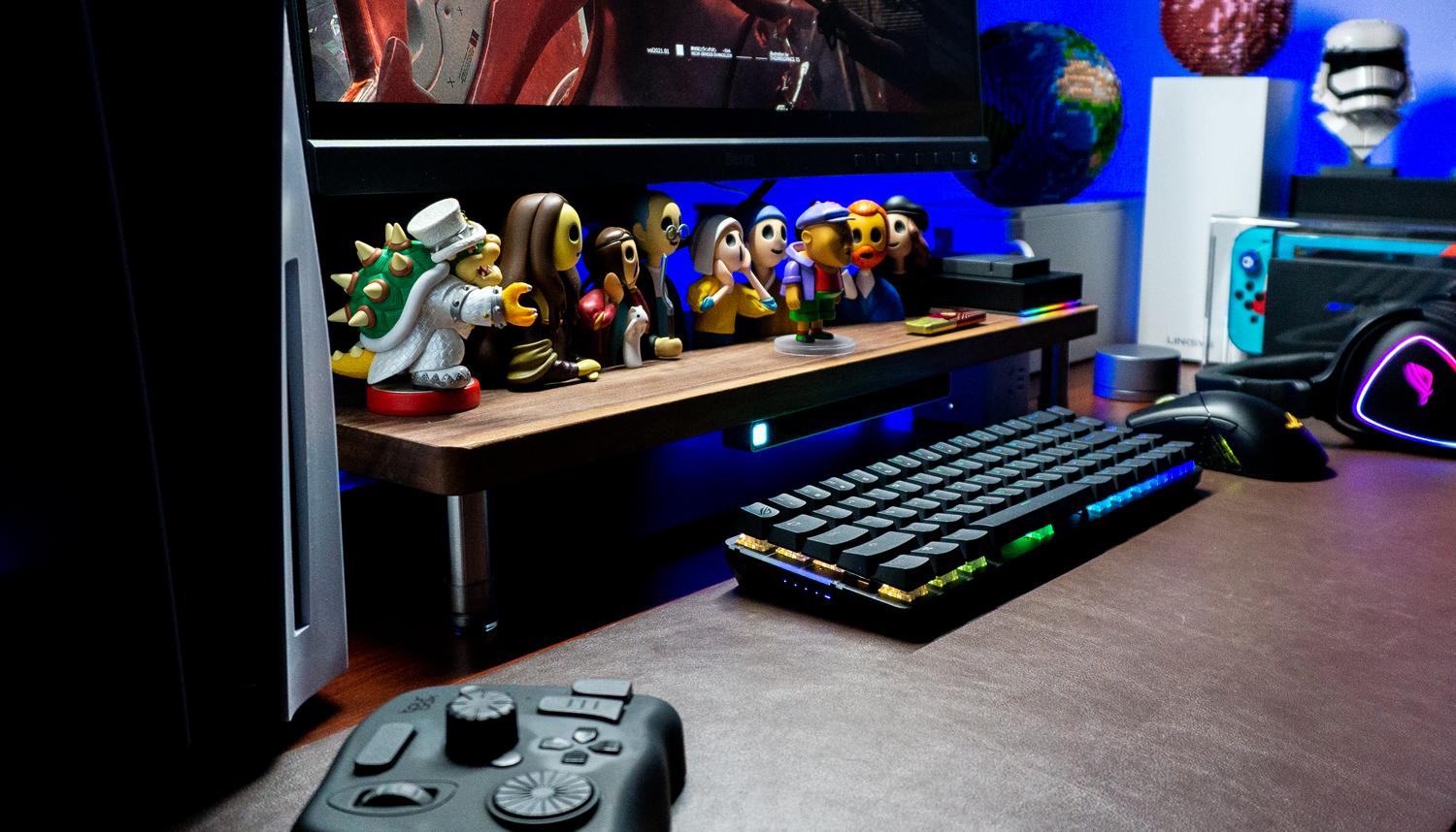 游戏宅理想桌面,电竞头戴式耳机rog棱镜s