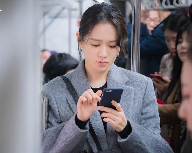 一个人在办公室的工作,静静地一个人工作